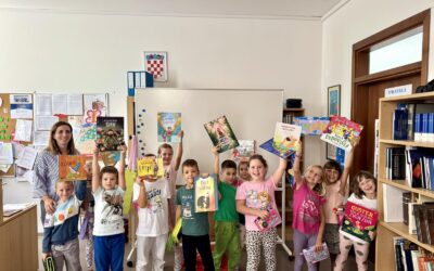Prvašići postali članovi školske knjižnice